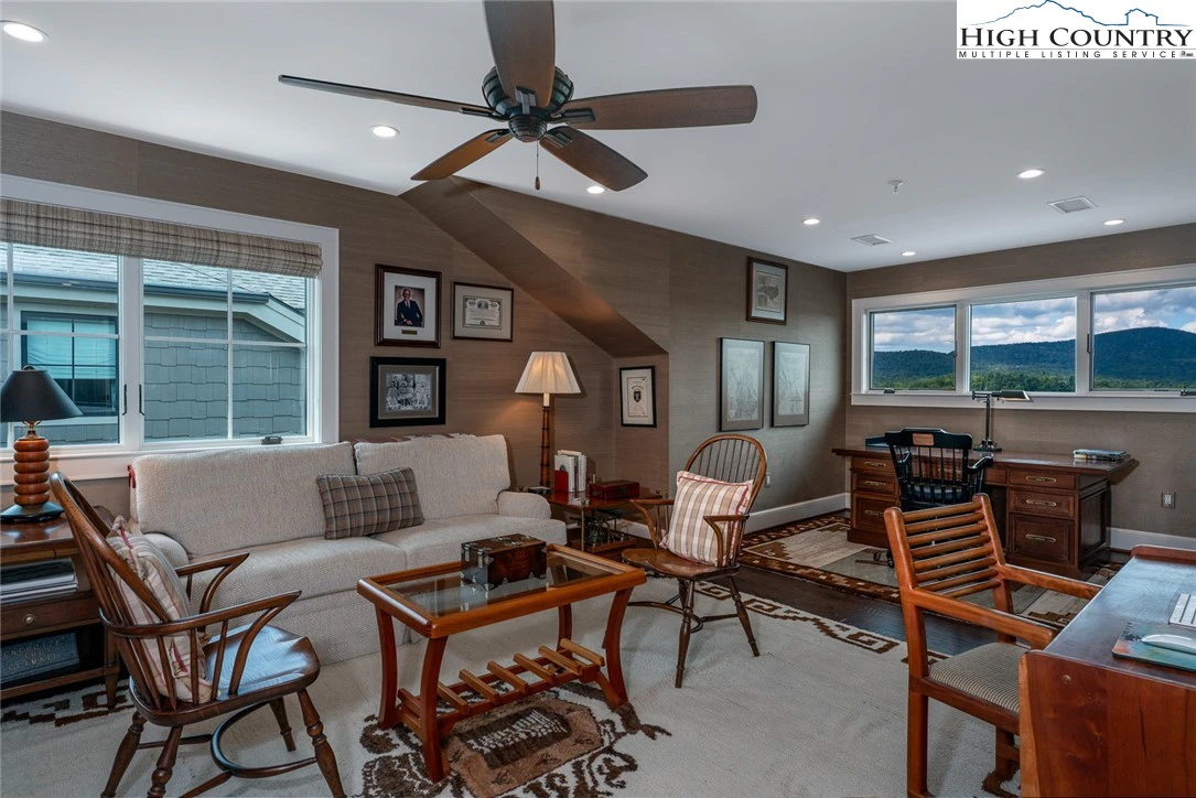 Image number 2 for the current listing