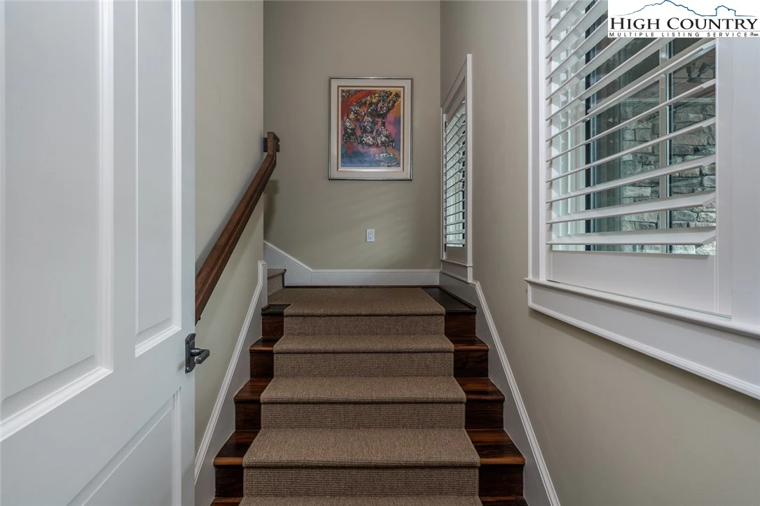 Image number 12 for the current listing