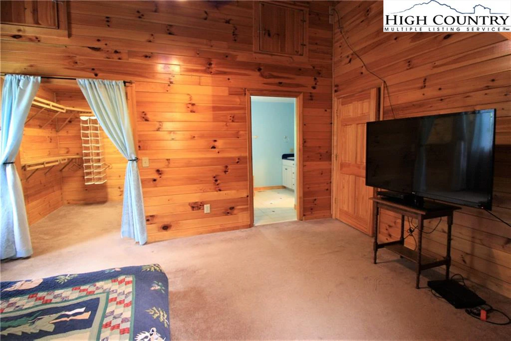 Image number 7 for the current listing