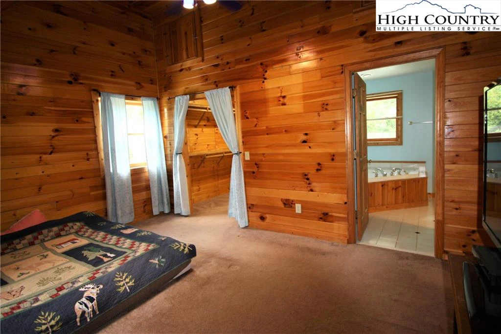 Image number 9 for the current listing