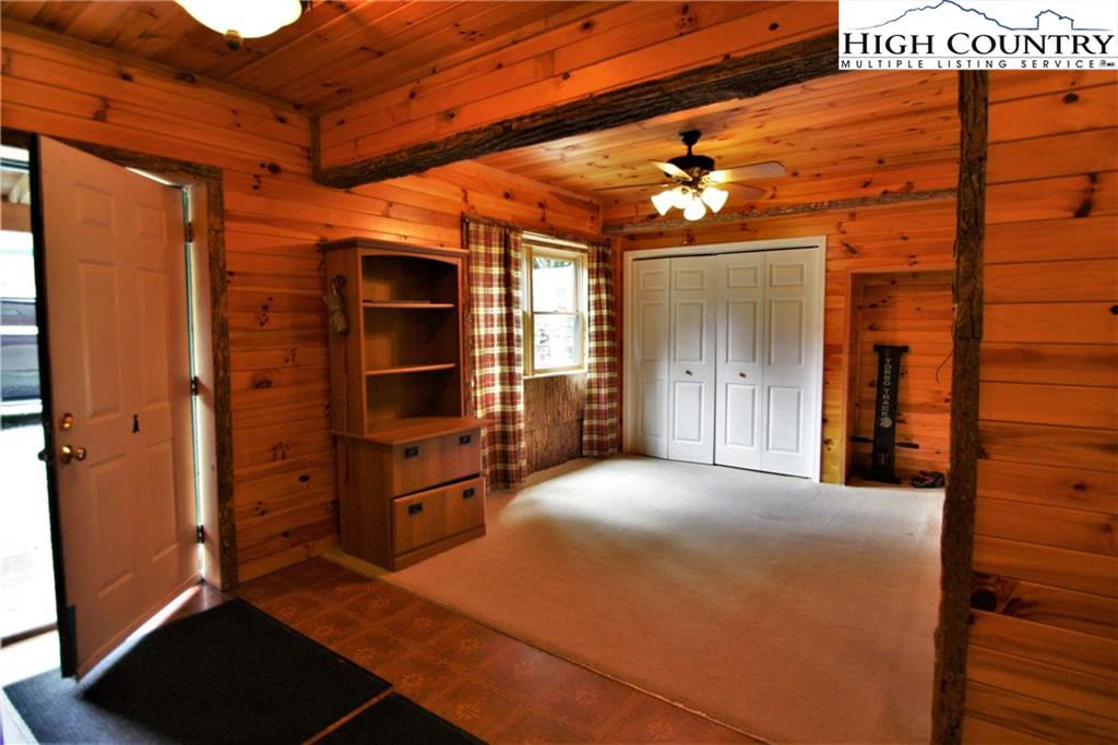 Image number 2 for the current listing