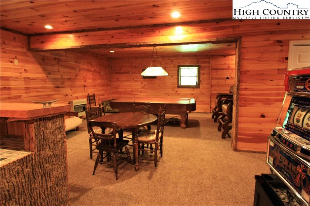 Image number 19 for the current listing
