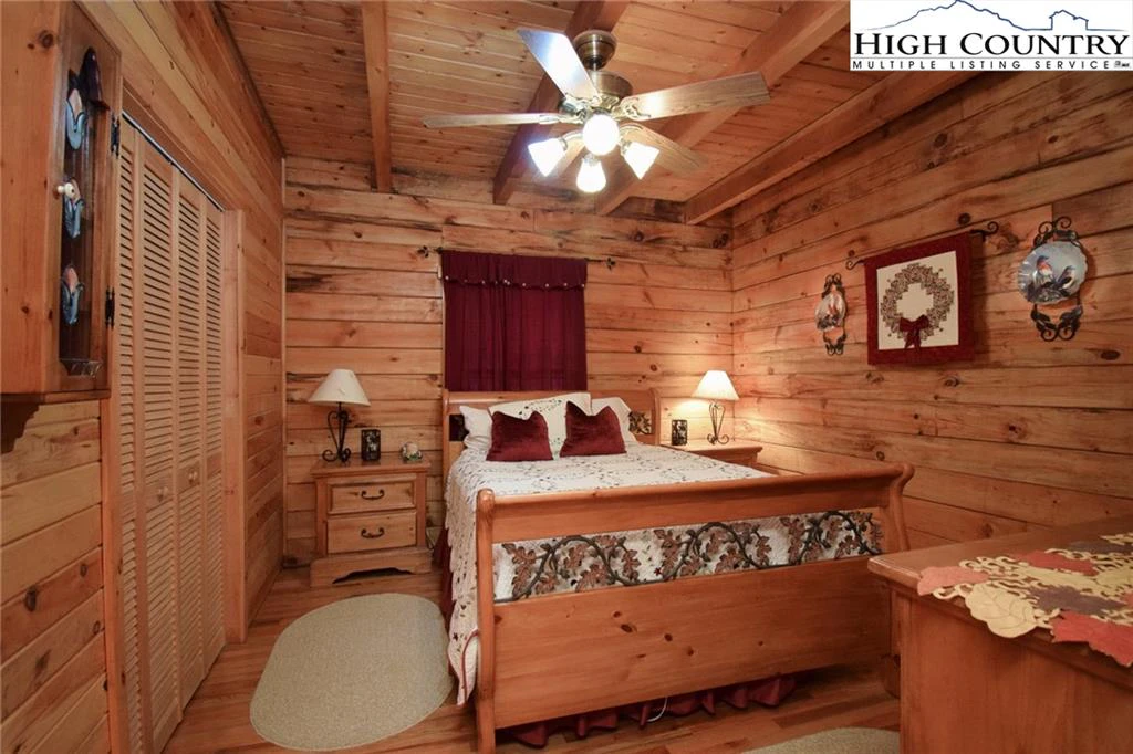 Image number 6 for the current listing