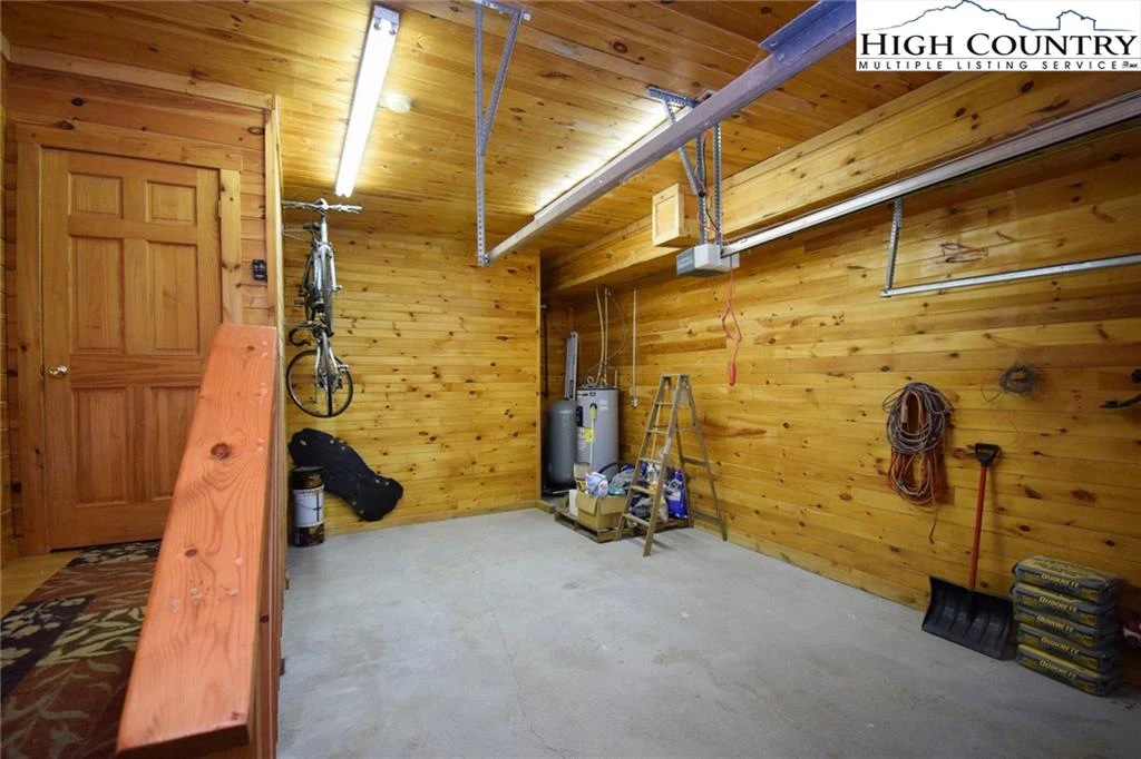 Image number 11 for the current listing
