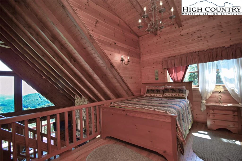 Image number 2 for the current listing