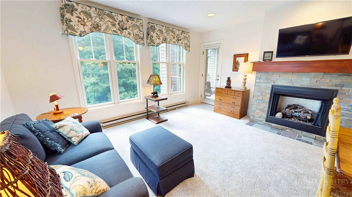 Image number 2 for the current listing
