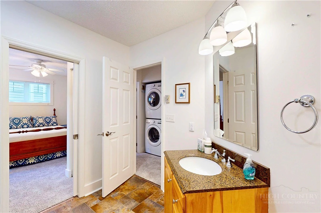Image number 13 for the current listing