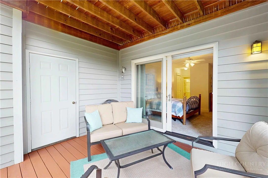 Image number 18 for the current listing