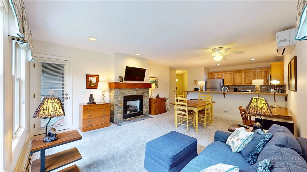 Image number 4 for the current listing