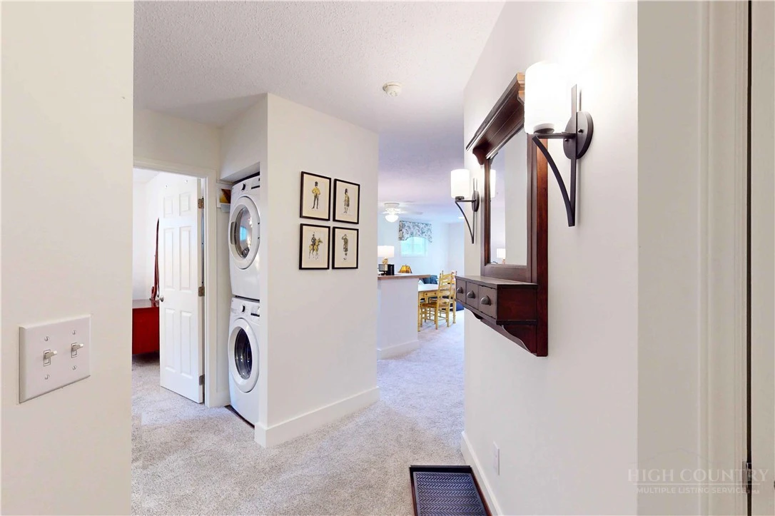 Image number 20 for the current listing