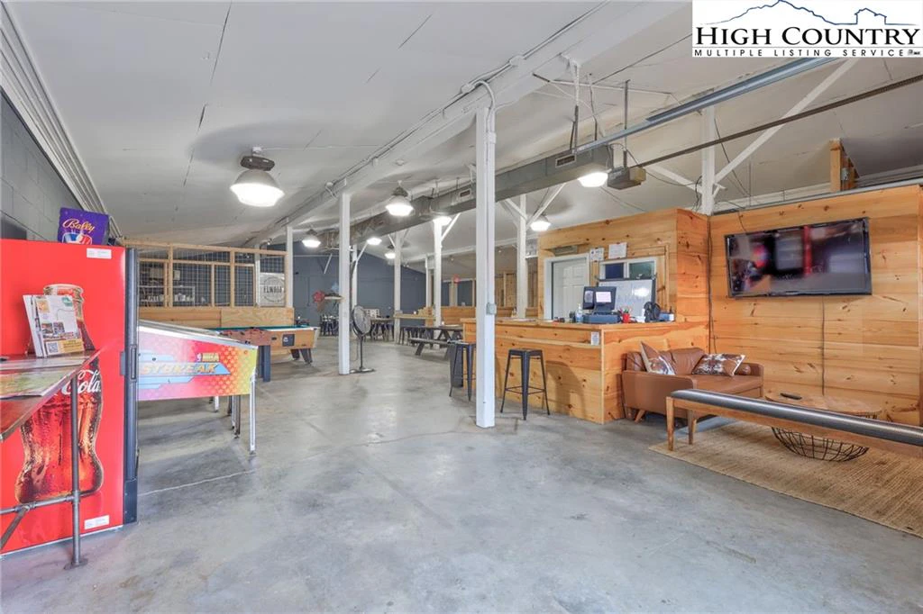 Image number 6 for the current listing