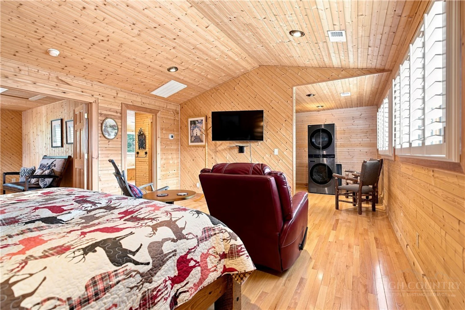 Image number 21 for the current listing