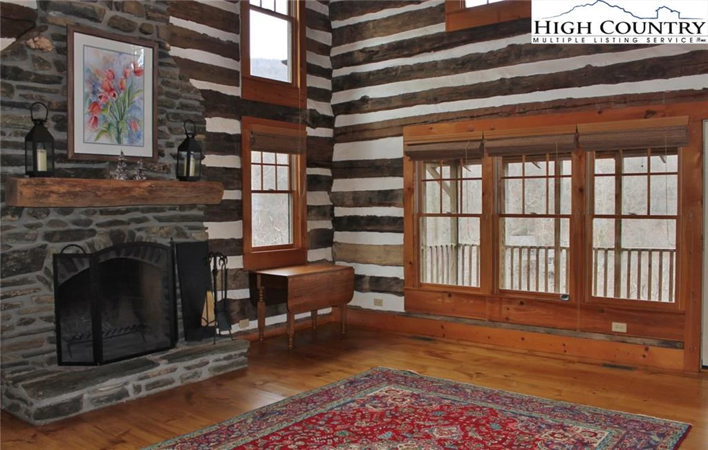 Image number 21 for the current listing