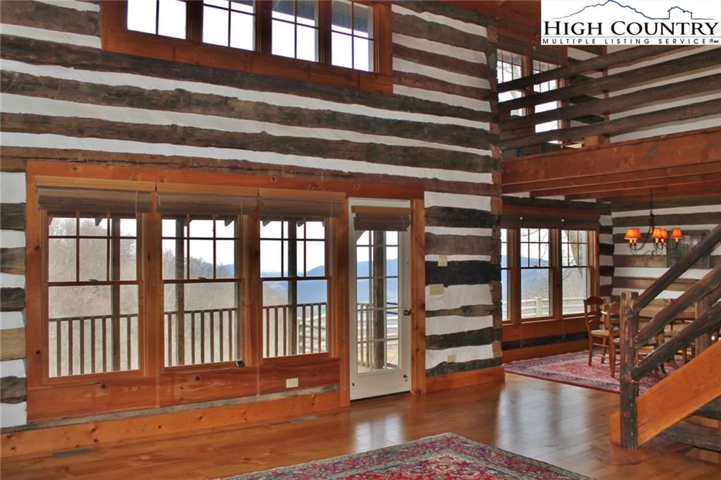 Image number 20 for the current listing