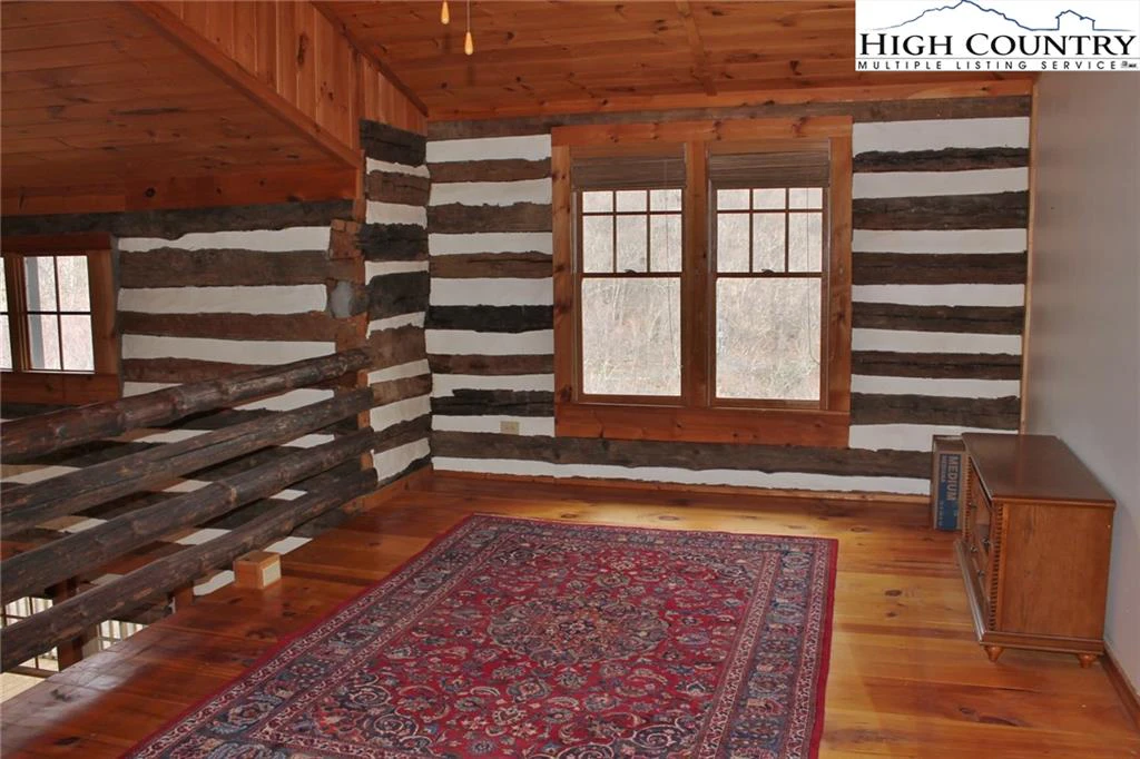 Image number 12 for the current listing