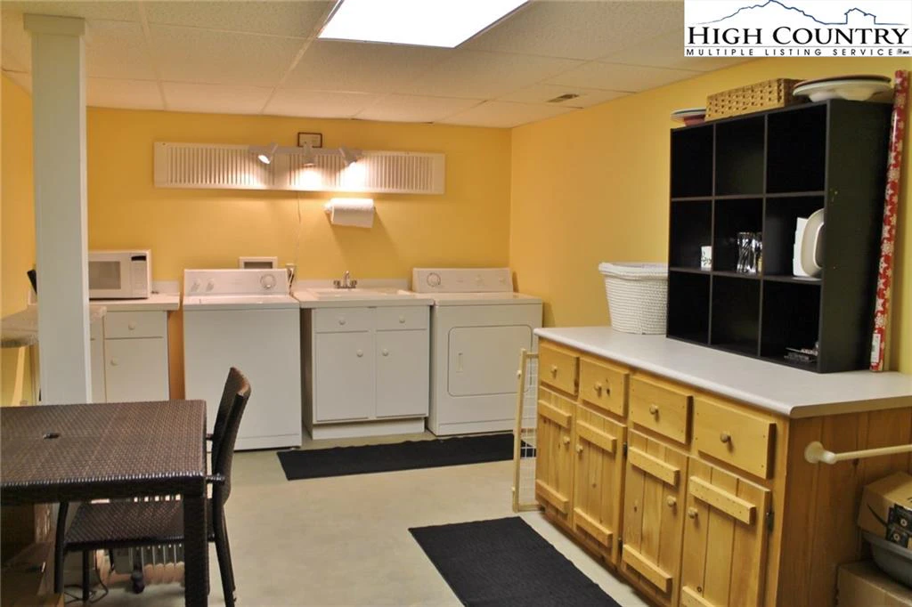 Image number 5 for the current listing