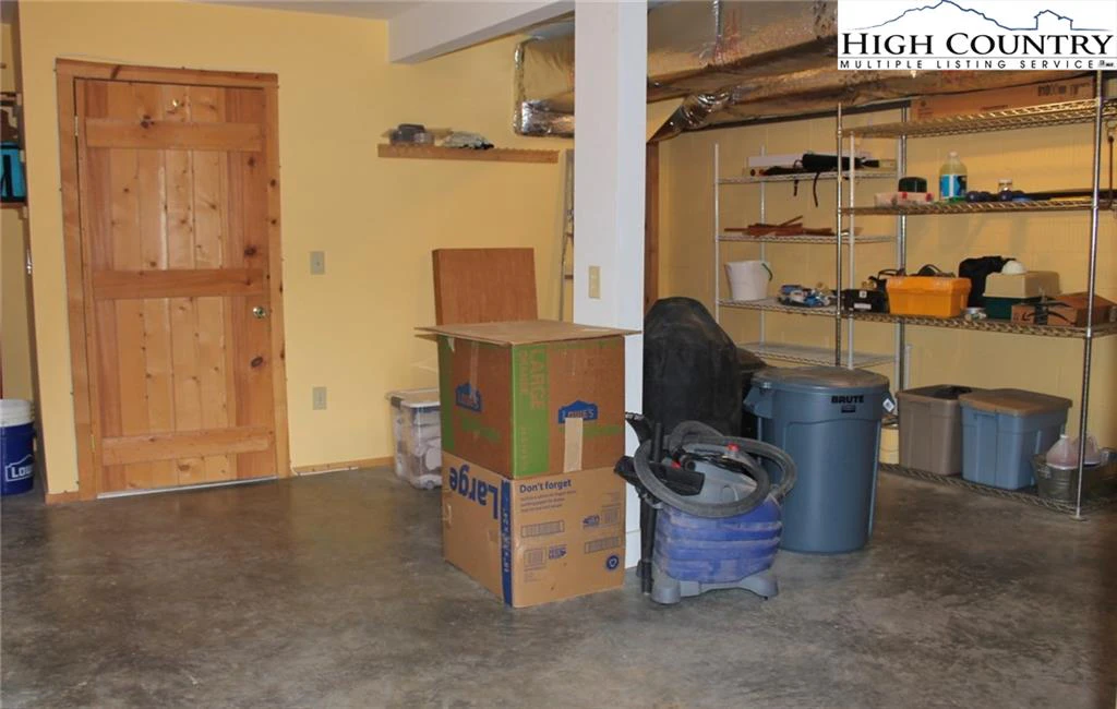 Image number 4 for the current listing