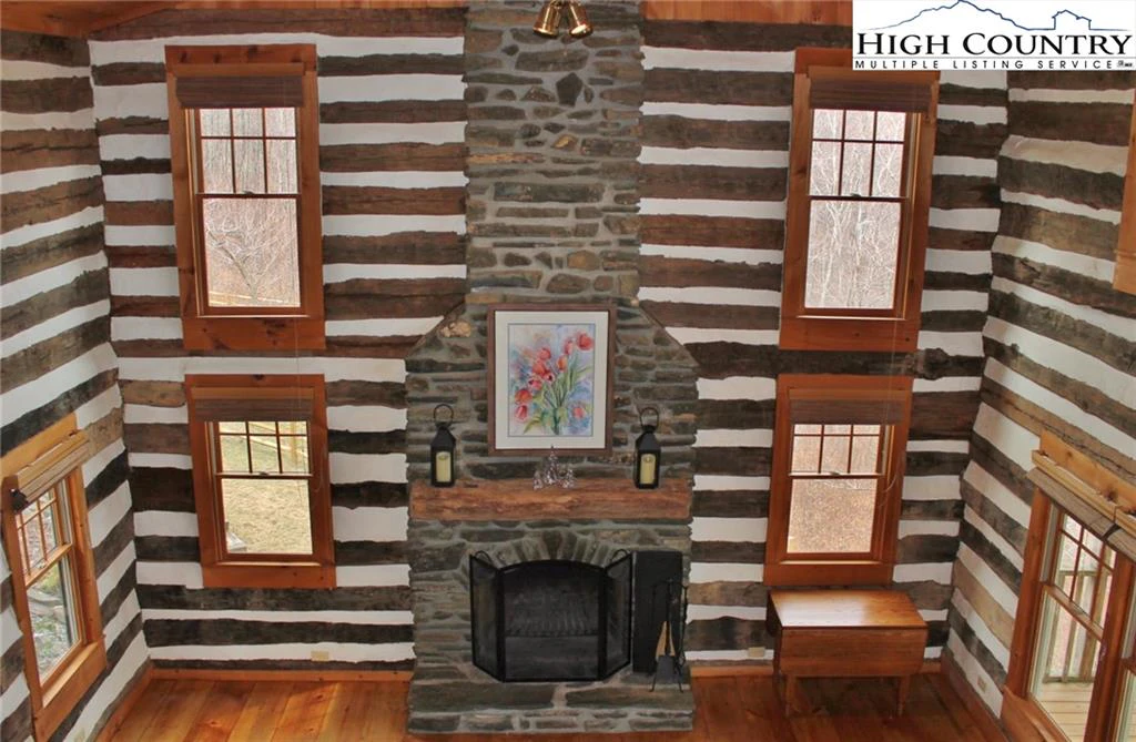 Image number 22 for the current listing