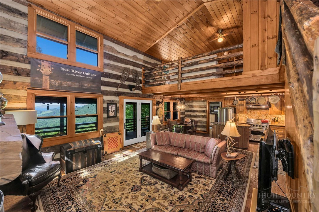 Image number 18 for the current listing