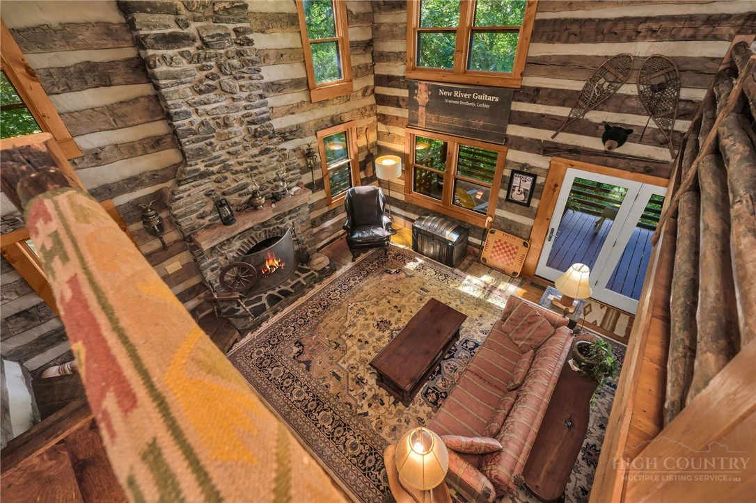 Image number 19 for the current listing