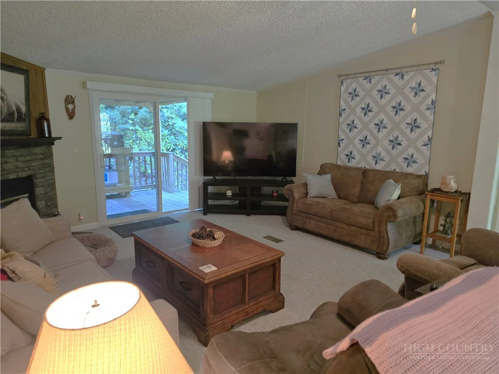Image number 18 for the current listing