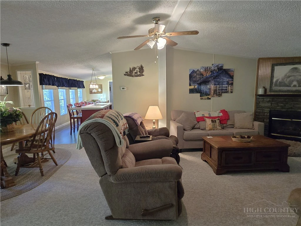 Image number 16 for the current listing