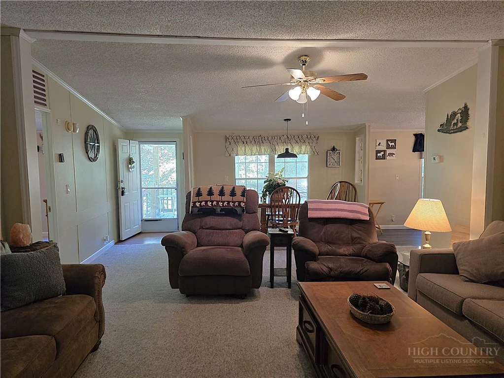 Image number 17 for the current listing