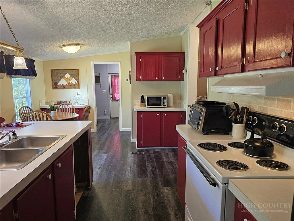 Image number 12 for the current listing