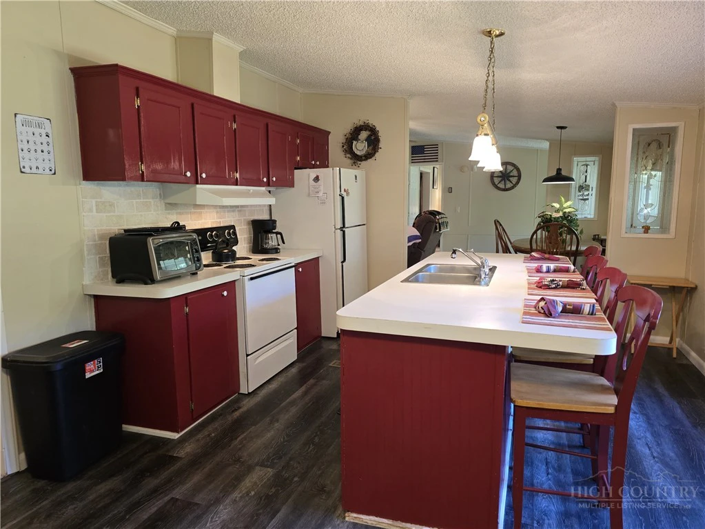 Image number 14 for the current listing