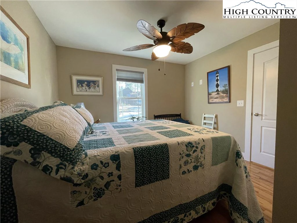 Image number 6 for the current listing