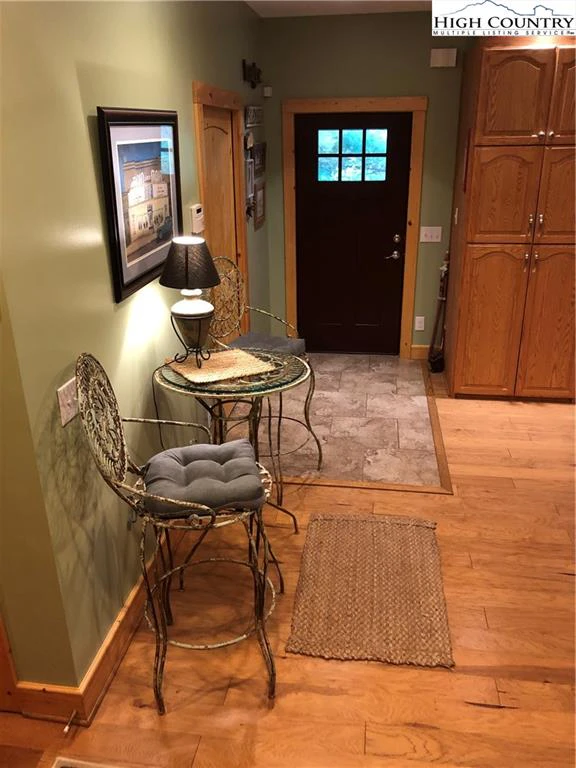 Image number 12 for the current listing