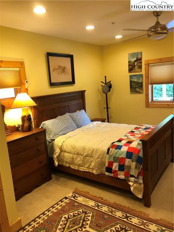 Image number 8 for the current listing