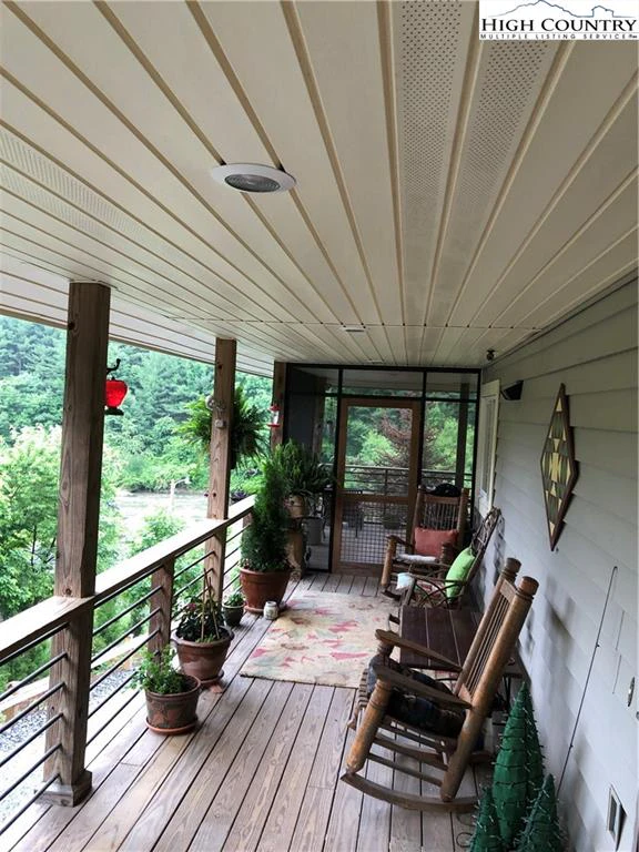Image number 20 for the current listing