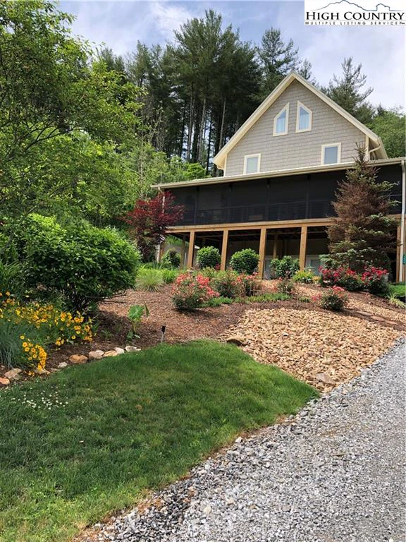 Image number 19 for the current listing