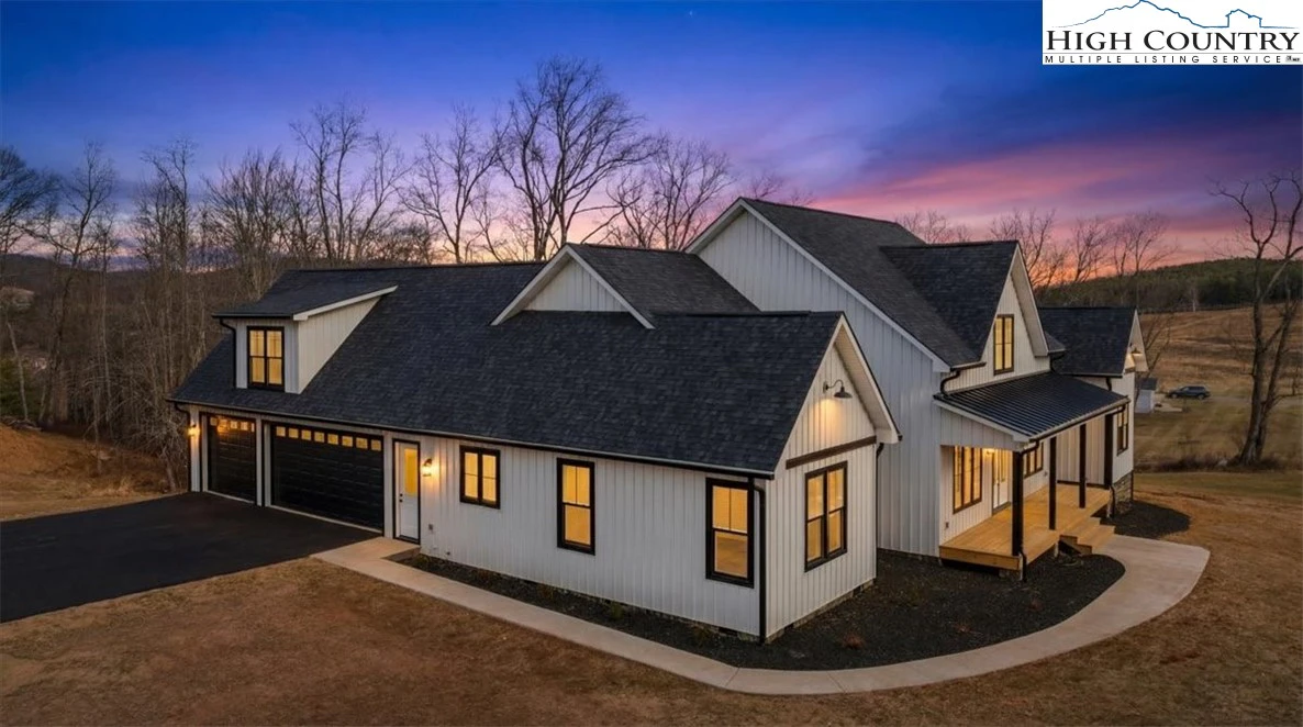 Image number 1 for the current listing