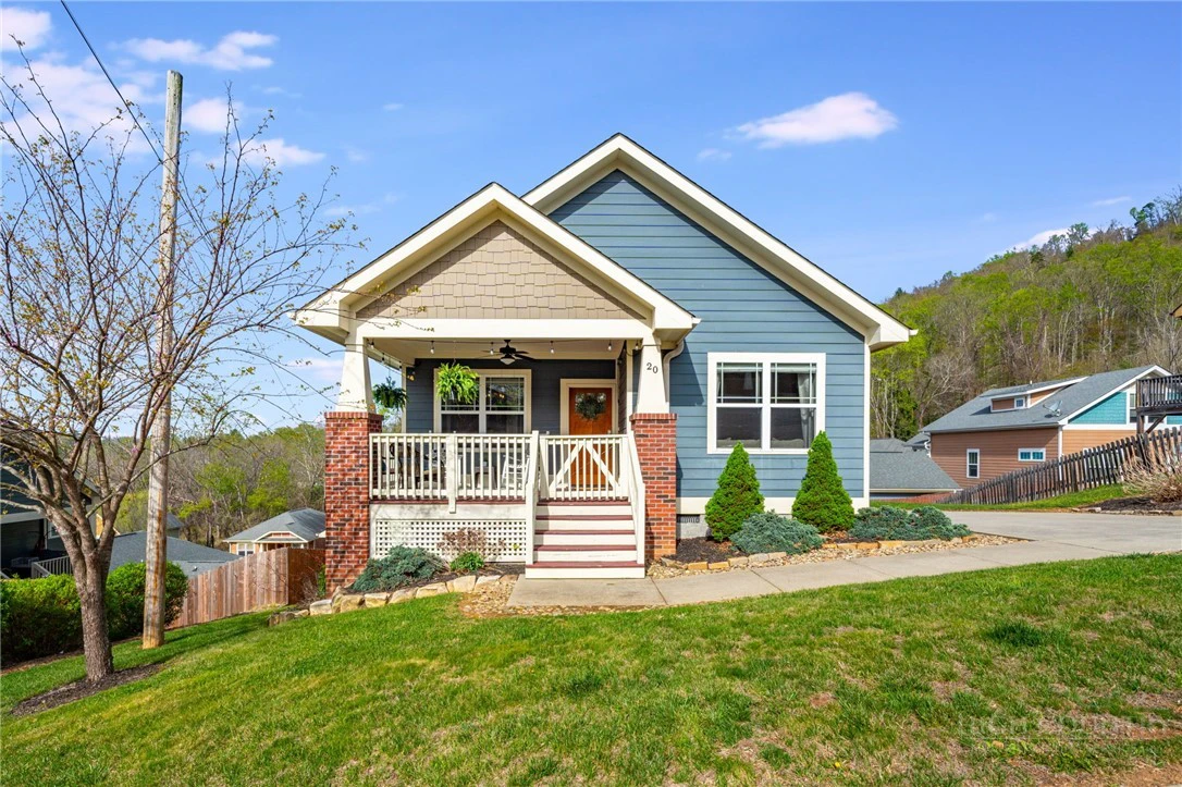 Image number 17 for the current listing