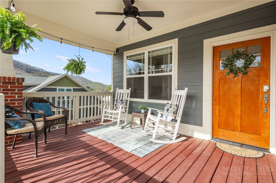 Image number 1 for the current listing