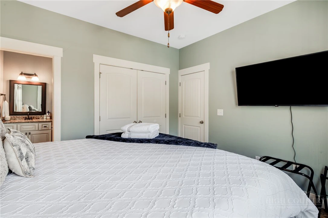 Image number 5 for the current listing