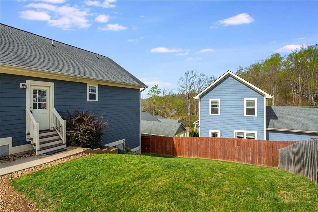 Image number 20 for the current listing