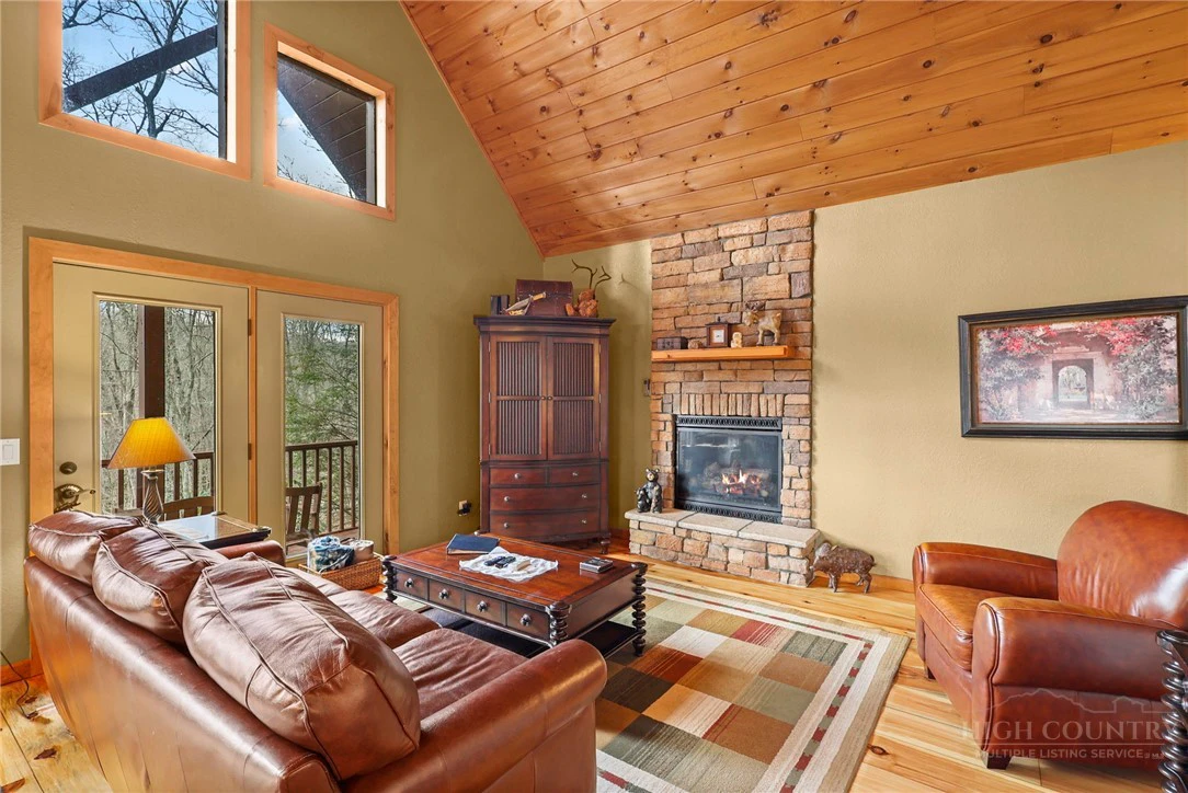Image number 11 for the current listing