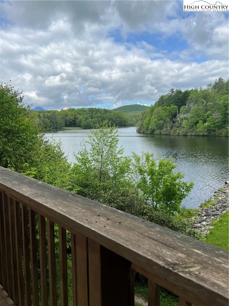 Image number 16 for the current listing
