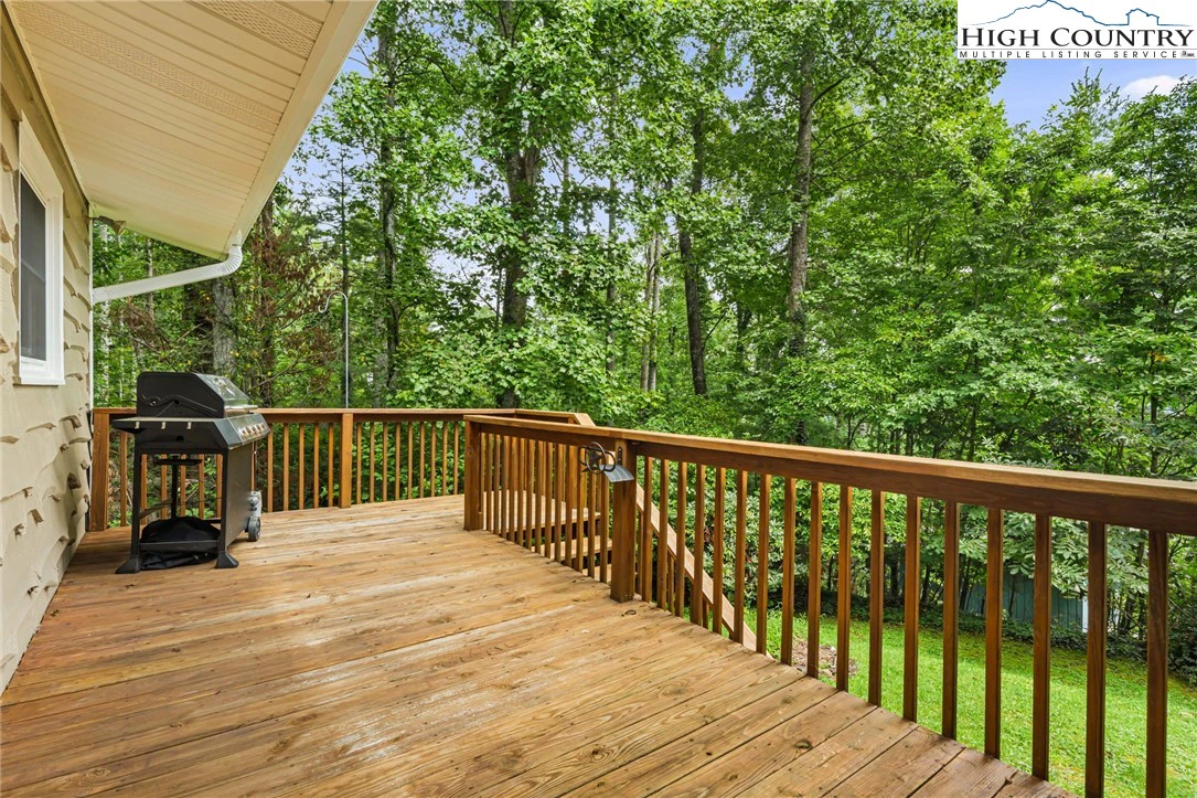 Image number 16 for the current listing