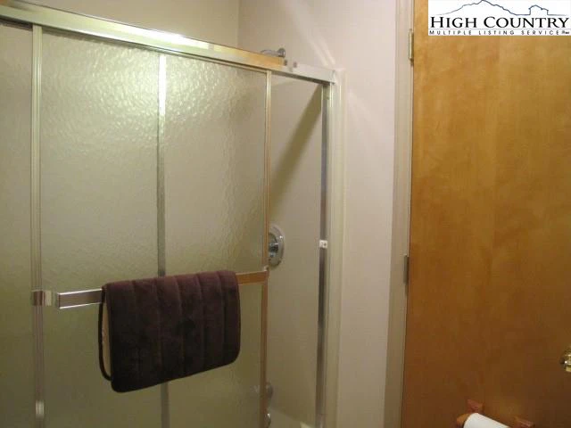 Image number 5 for the current listing