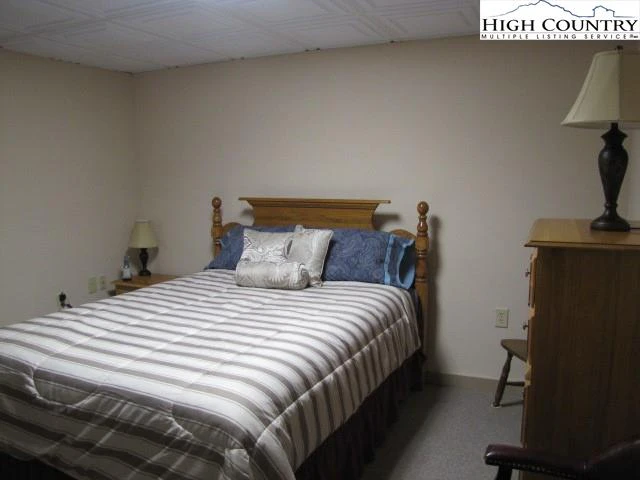 Image number 7 for the current listing