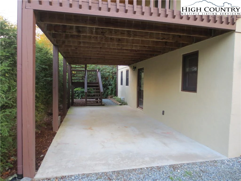 Image number 20 for the current listing