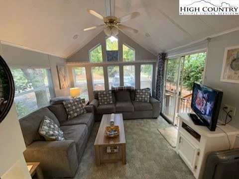 Image number 1 for the current listing