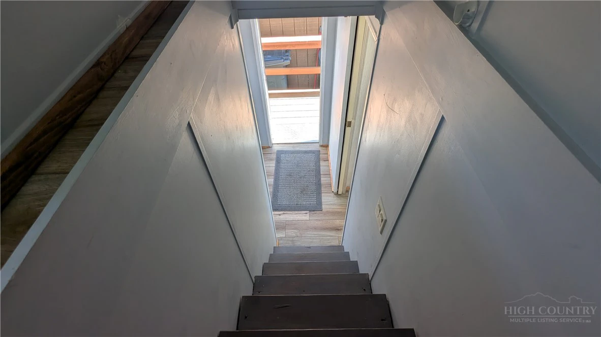 Image number 2 for the current listing