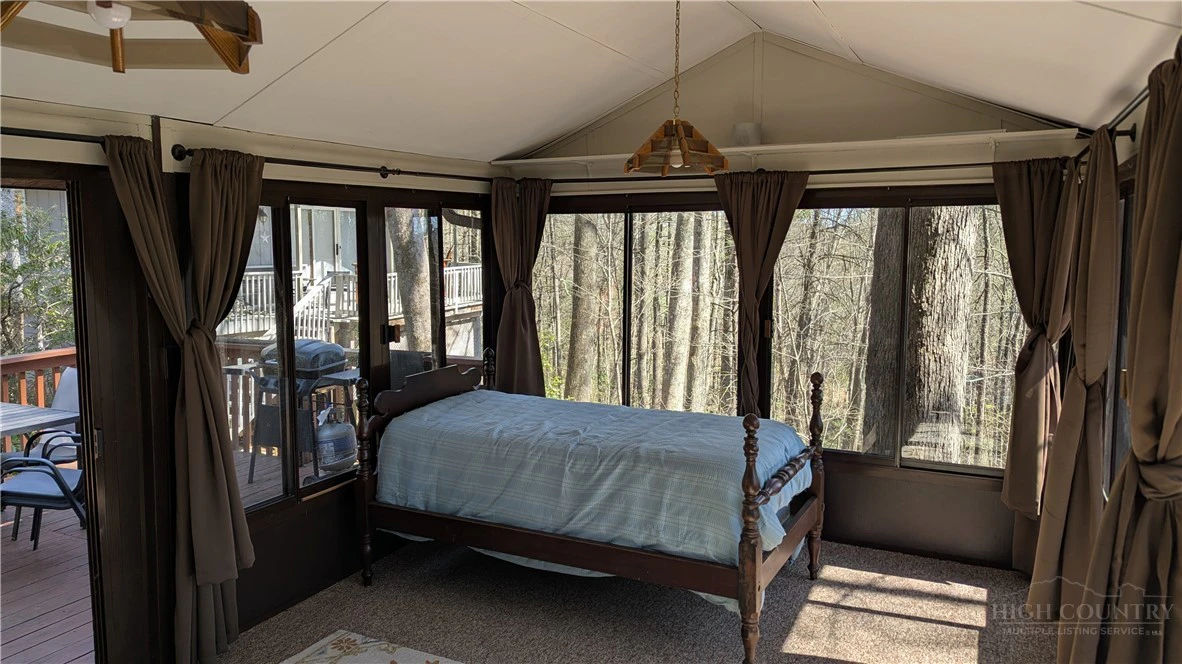 Image number 9 for the current listing
