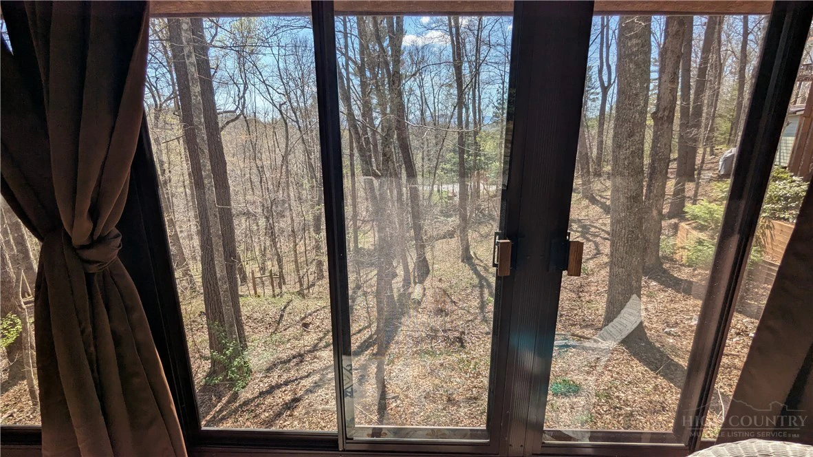 Image number 7 for the current listing