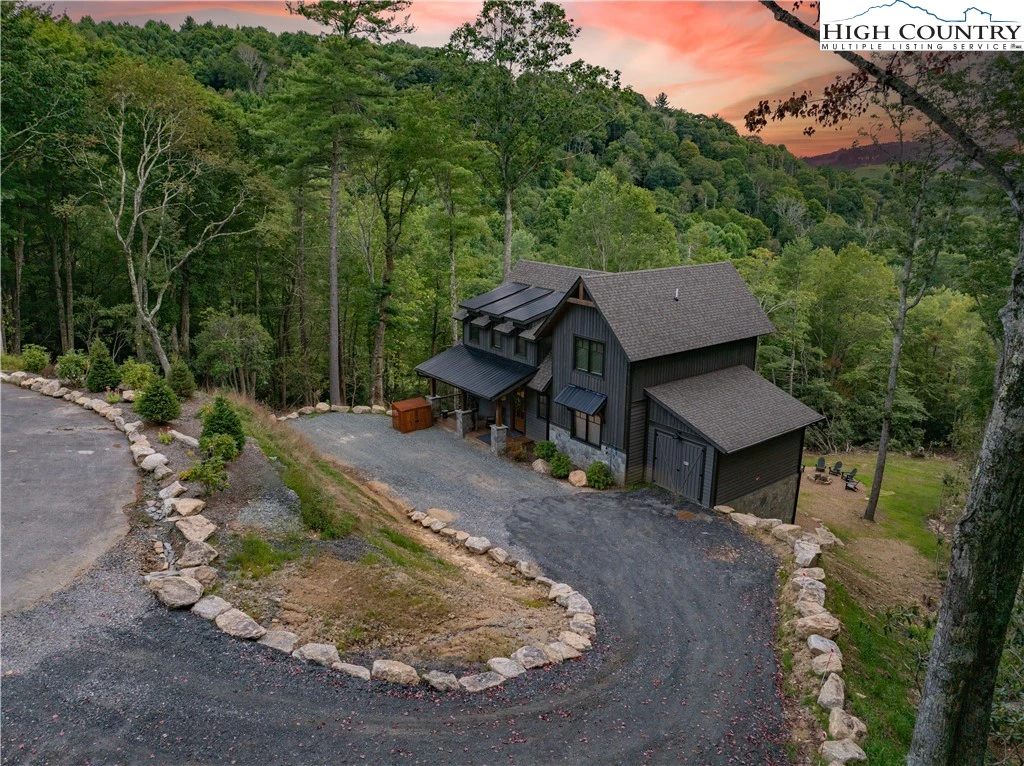 Image number 21 for the current listing